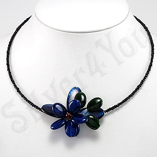 Colier negru cu floare albastra - PK2241
